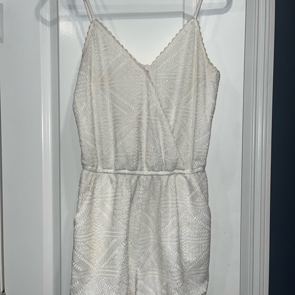 Adorable Off-White / Ivory Romper - Picture 4 of 5